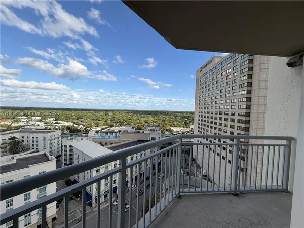 $2,300 | 9055 Southwest 73rd Court, Unit 1403, Miami, FL 33156