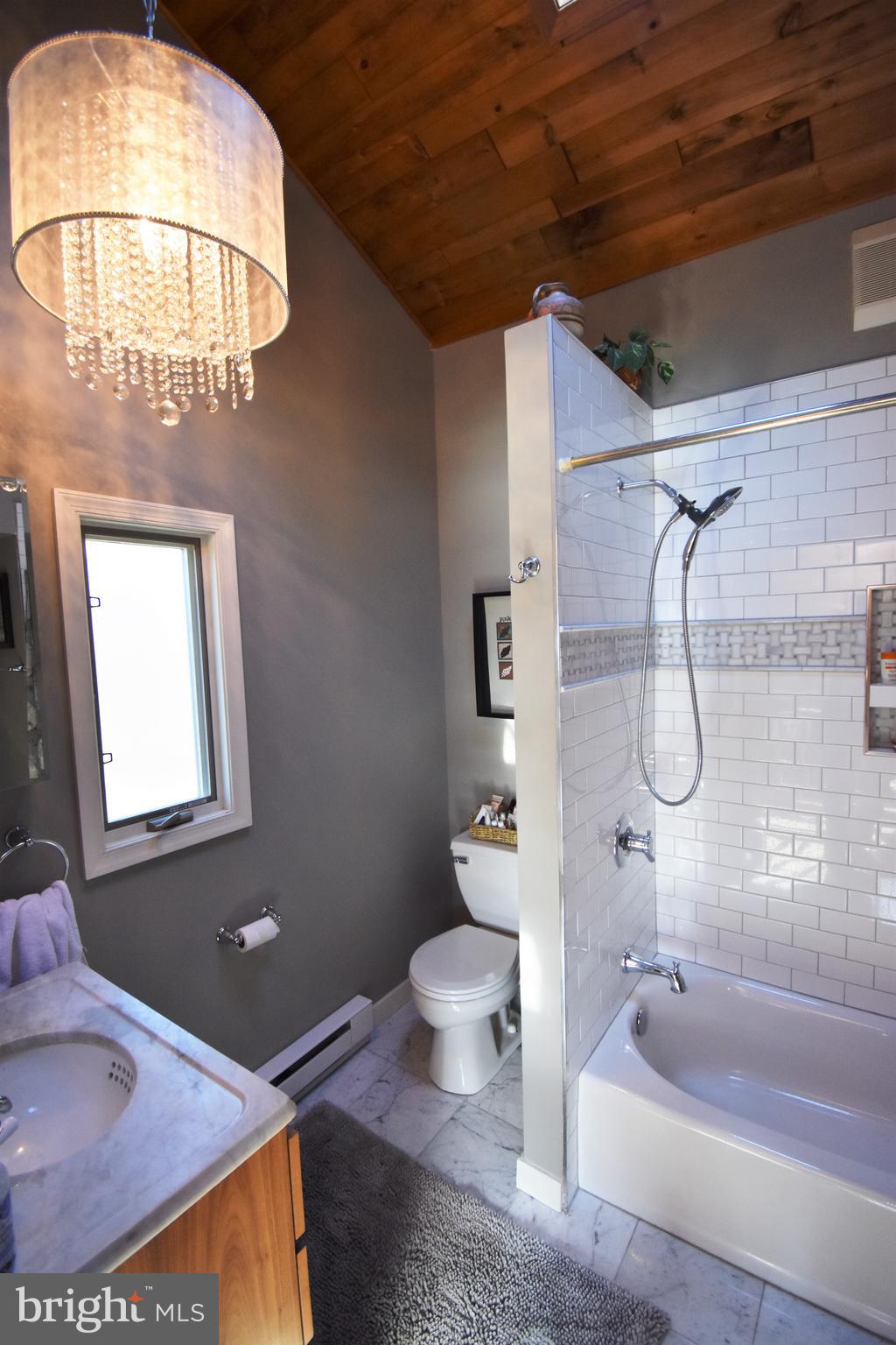 2973 River Road Phillipsburg, NJ 08865 - Photo 26 of 42 Main Bath