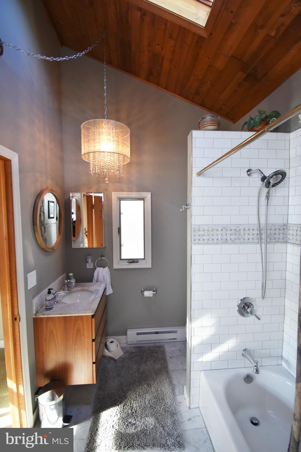 2973 River Road Phillipsburg, NJ 08865 - Photo 27 of 42 Main Bath