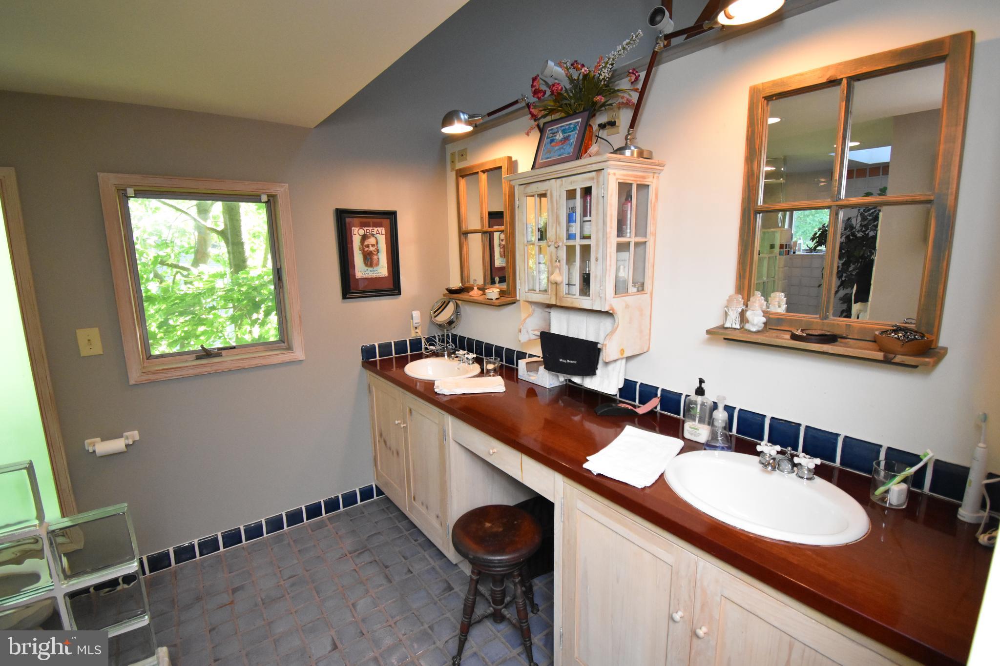 2973 River Road Phillipsburg, NJ 08865 - Photo 32 of 42 Master Bath