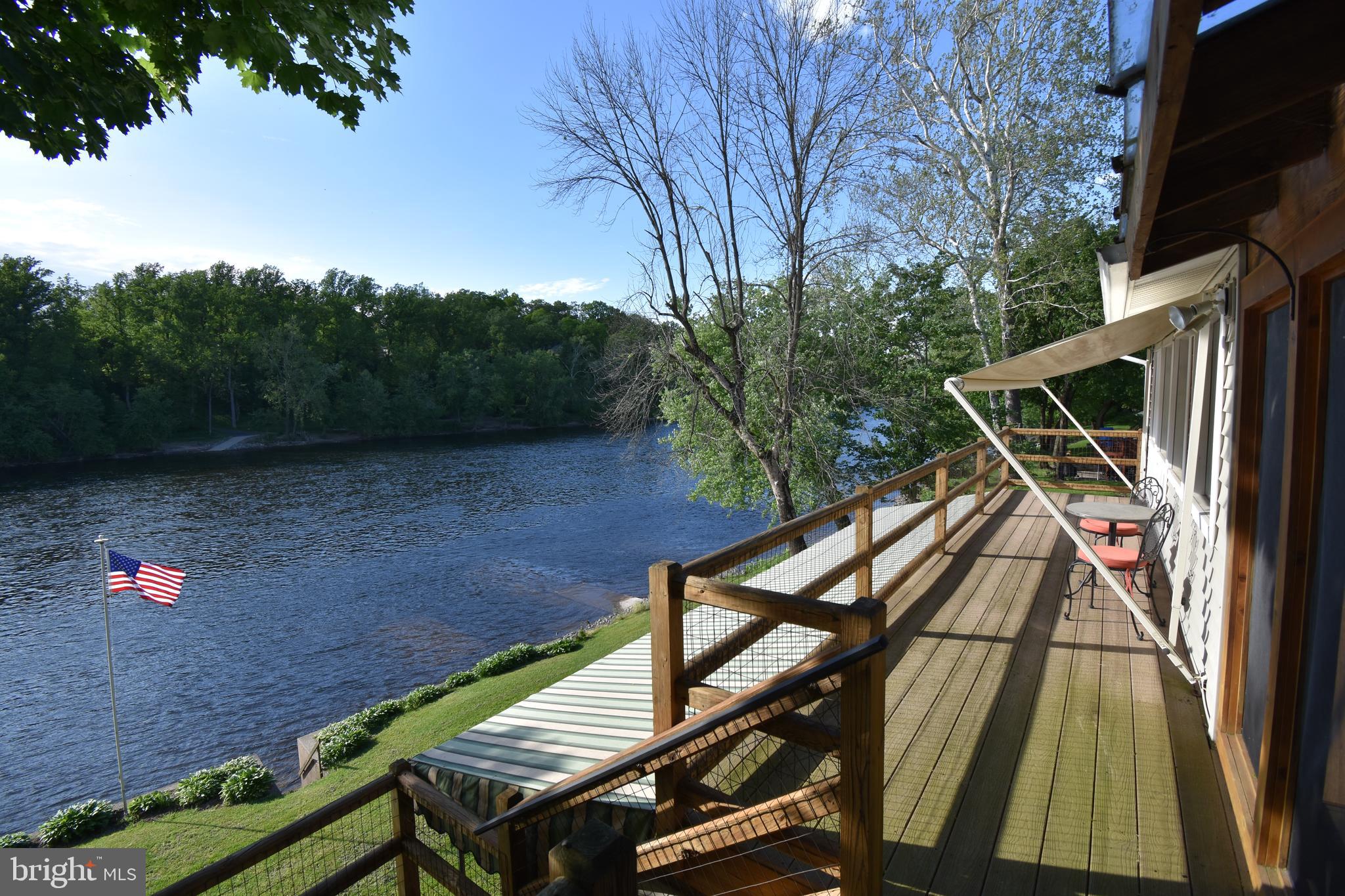 2973 River Road Phillipsburg, NJ 08865 - Photo 35 of 42 Deck