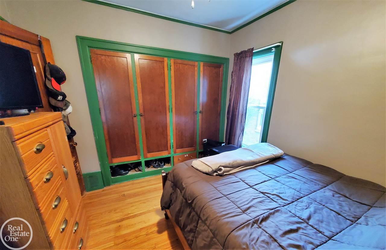 15713 Charles R Avenue Eastpointe, MI 48021 - Photo 22 of 65 50057999-22.JPG