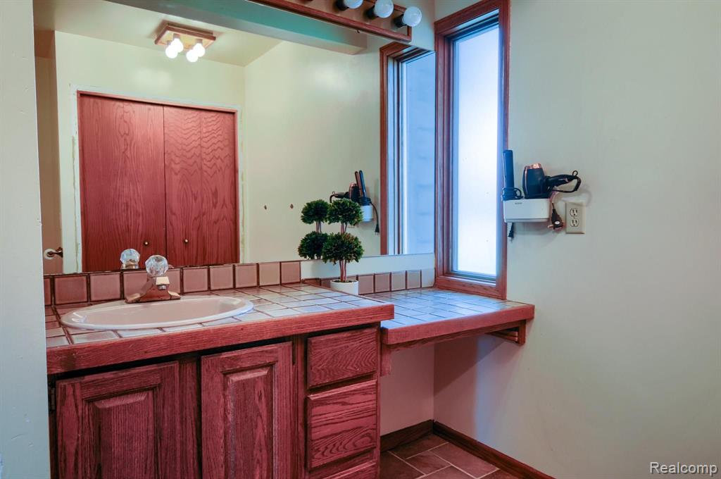 8422 Ridge Road Goodrich, MI 48438 - Photo 23 of 46