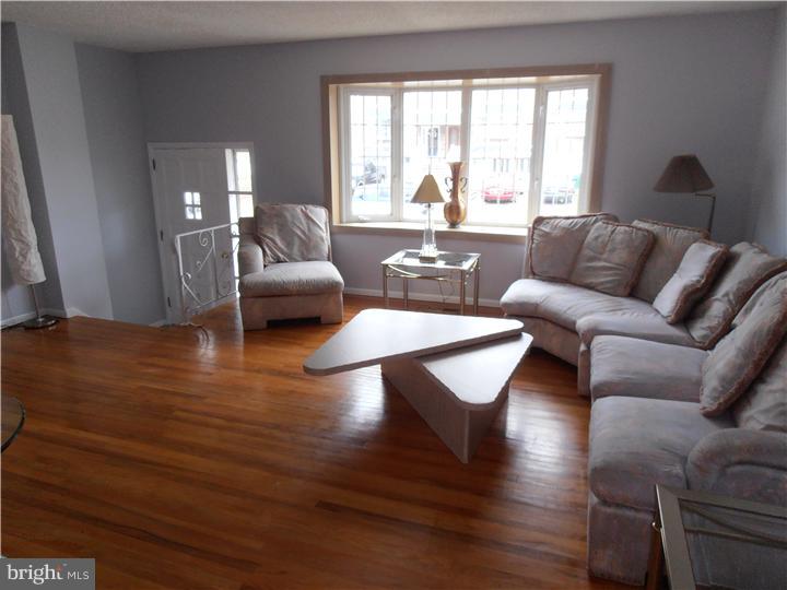 12409 Wyndom Road Philadelphia, PA 19154 - Photo 3 of 20