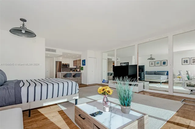 $7,000 | 2301 Collins Avenue, Unit 1230, Miami Beach, FL 33139