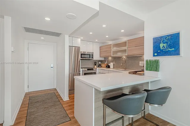 $7,000 | 2301 Collins Avenue, Unit 1230, Miami Beach, FL 33139