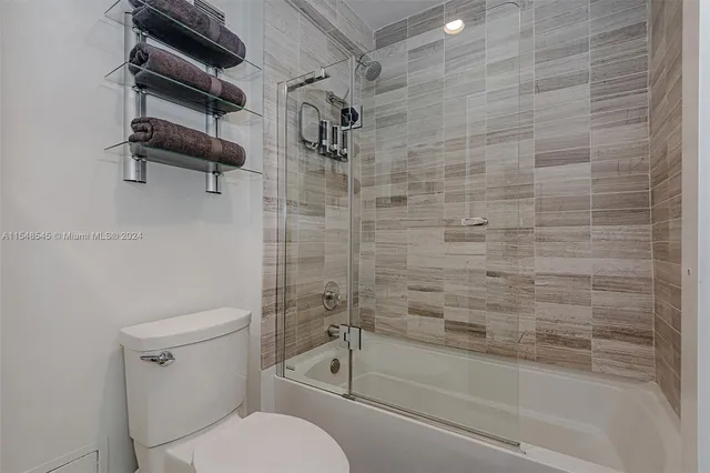 $7,000 | 2301 Collins Avenue, Unit 1230, Miami Beach, FL 33139