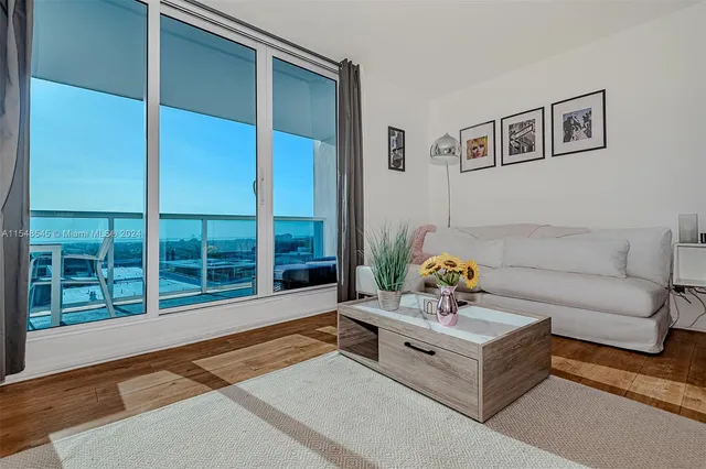 $7,000 | 2301 Collins Avenue, Unit 1230, Miami Beach, FL 33139