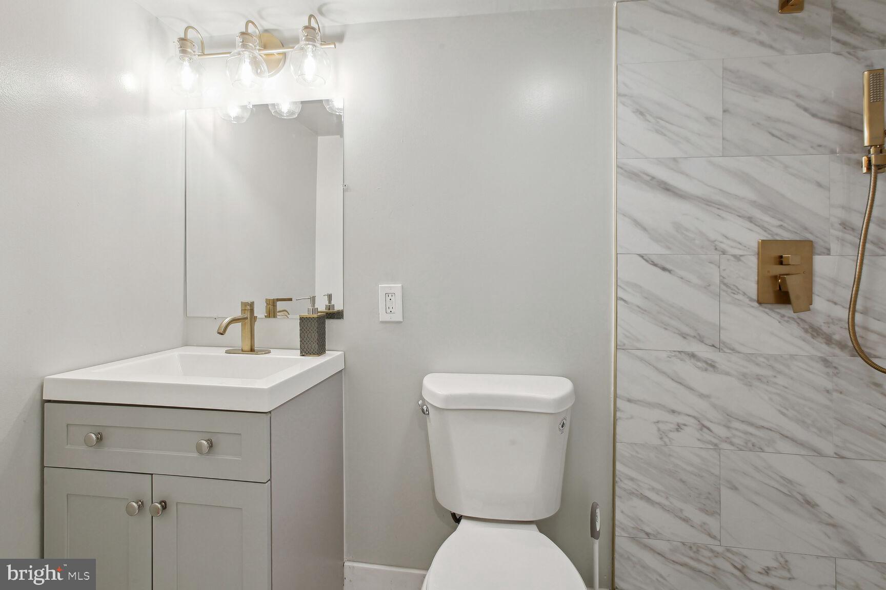 4024 Garrison Boulevard Baltimore, MD 21215 - Photo 23 of 40 3rd Bathroom
