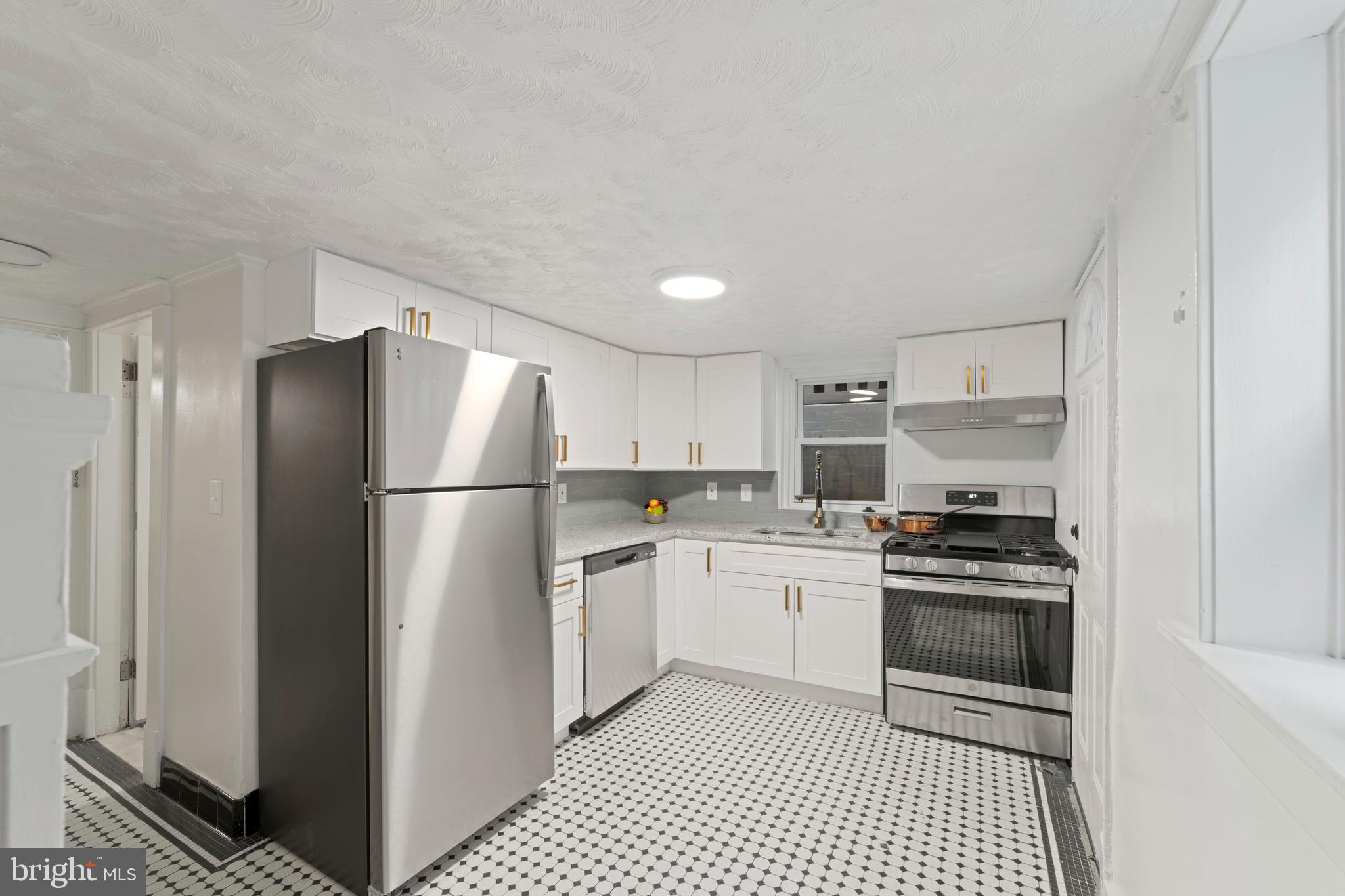 4024 Garrison Boulevard Baltimore, MD 21215 - Photo 36 of 40