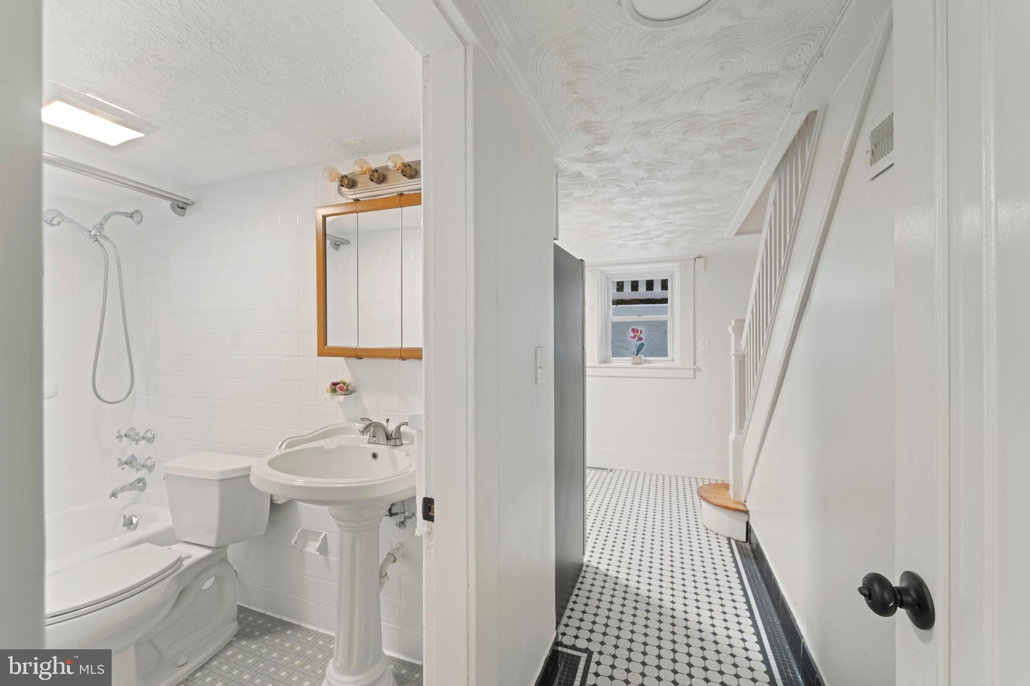 4024 Garrison Boulevard Baltimore, MD 21215 - Photo 39 of 40 4th Bathroom