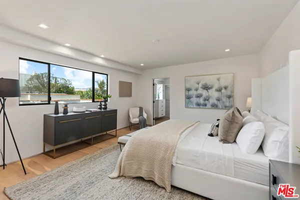 $935,000 | 838 North Mansfield Avenue, Unit 201, Los Angeles, CA 90038