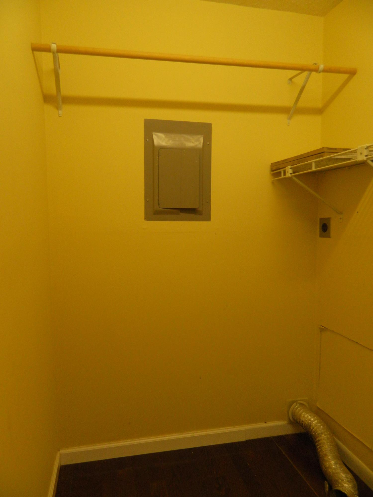 5854 Southeast Mitzi Lane Stuart, FL 34997 - Photo 12 of 18 Laundry room