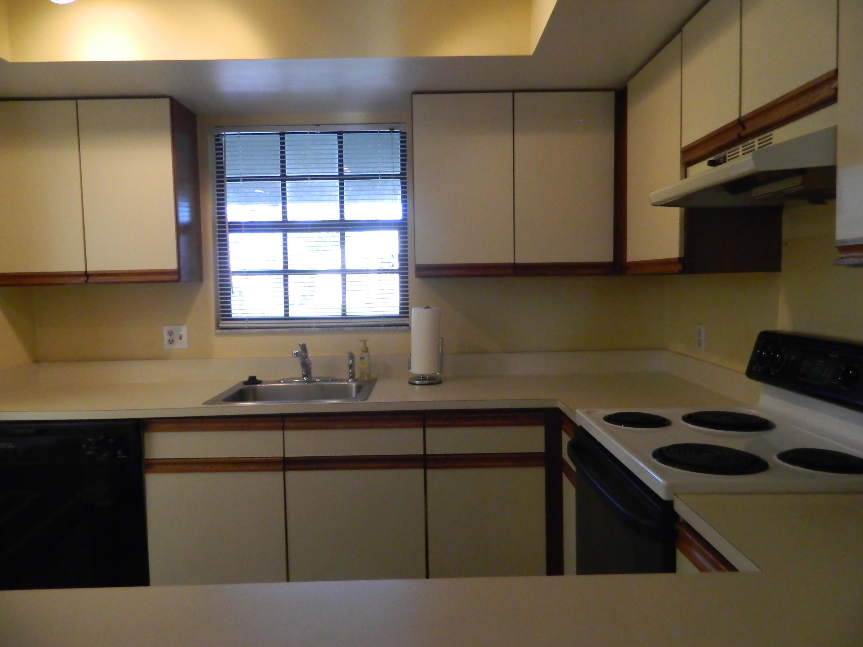 5854 Southeast Mitzi Lane Stuart, FL 34997 - Photo 5 of 18 Kitchen