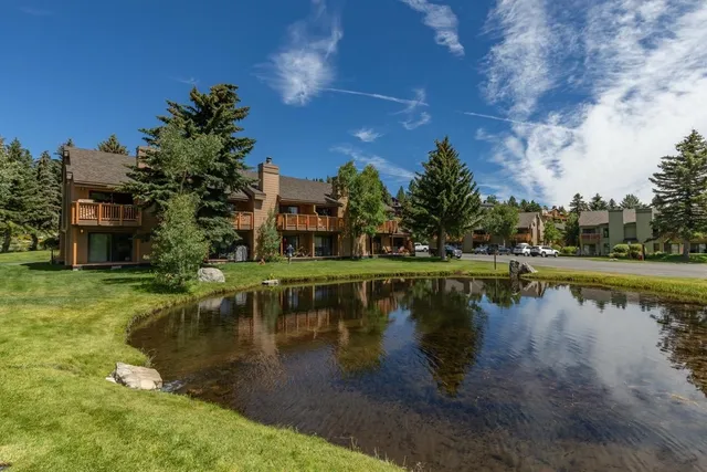 a view of a lake with houses