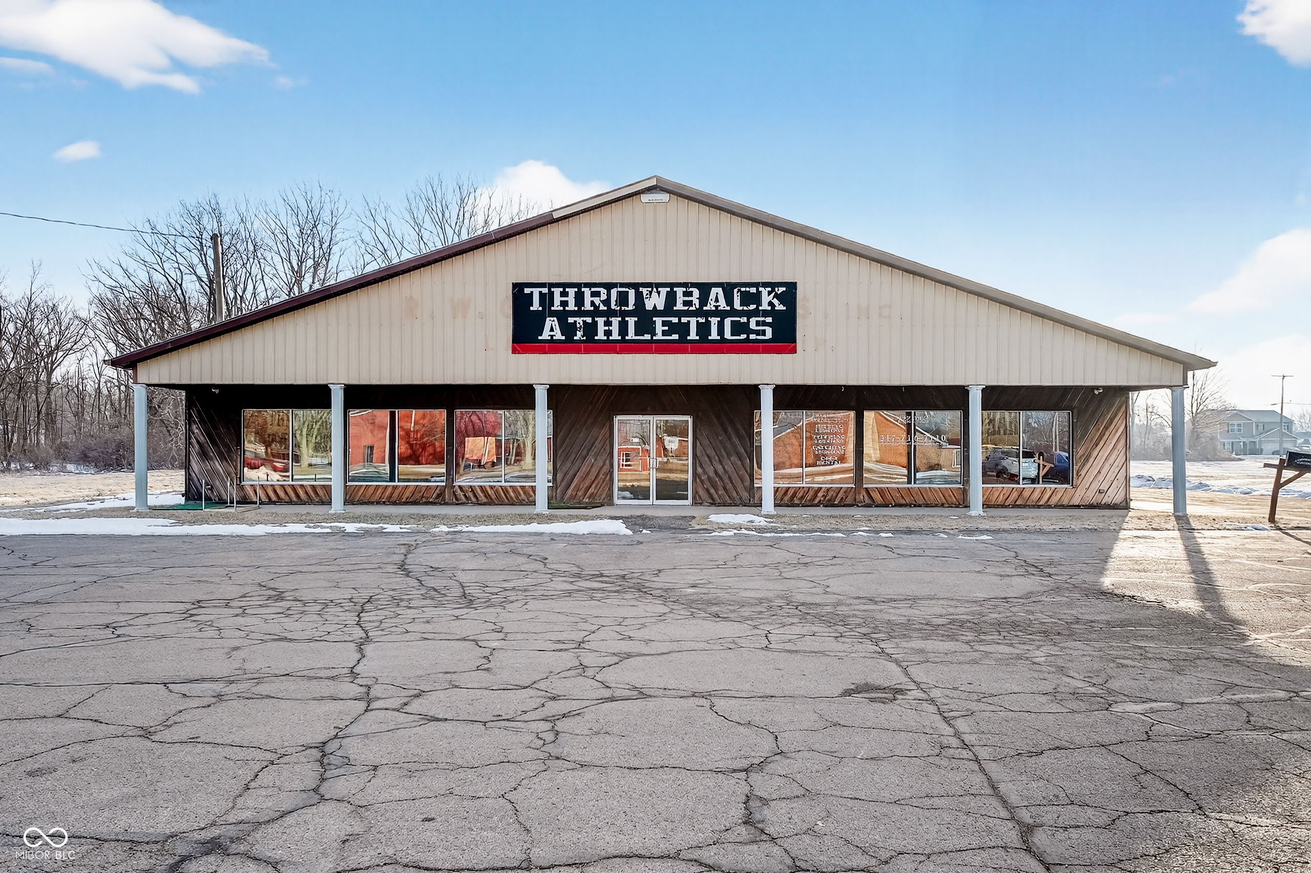 920 South Rangeline Road Anderson, IN 46012 - Photo 2 of 39