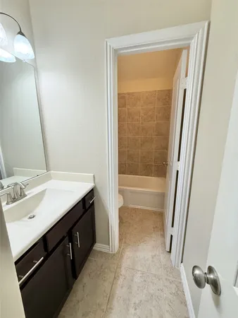 $2,500 | 2704 Camden Hills Lane, Pearland, TX 77089