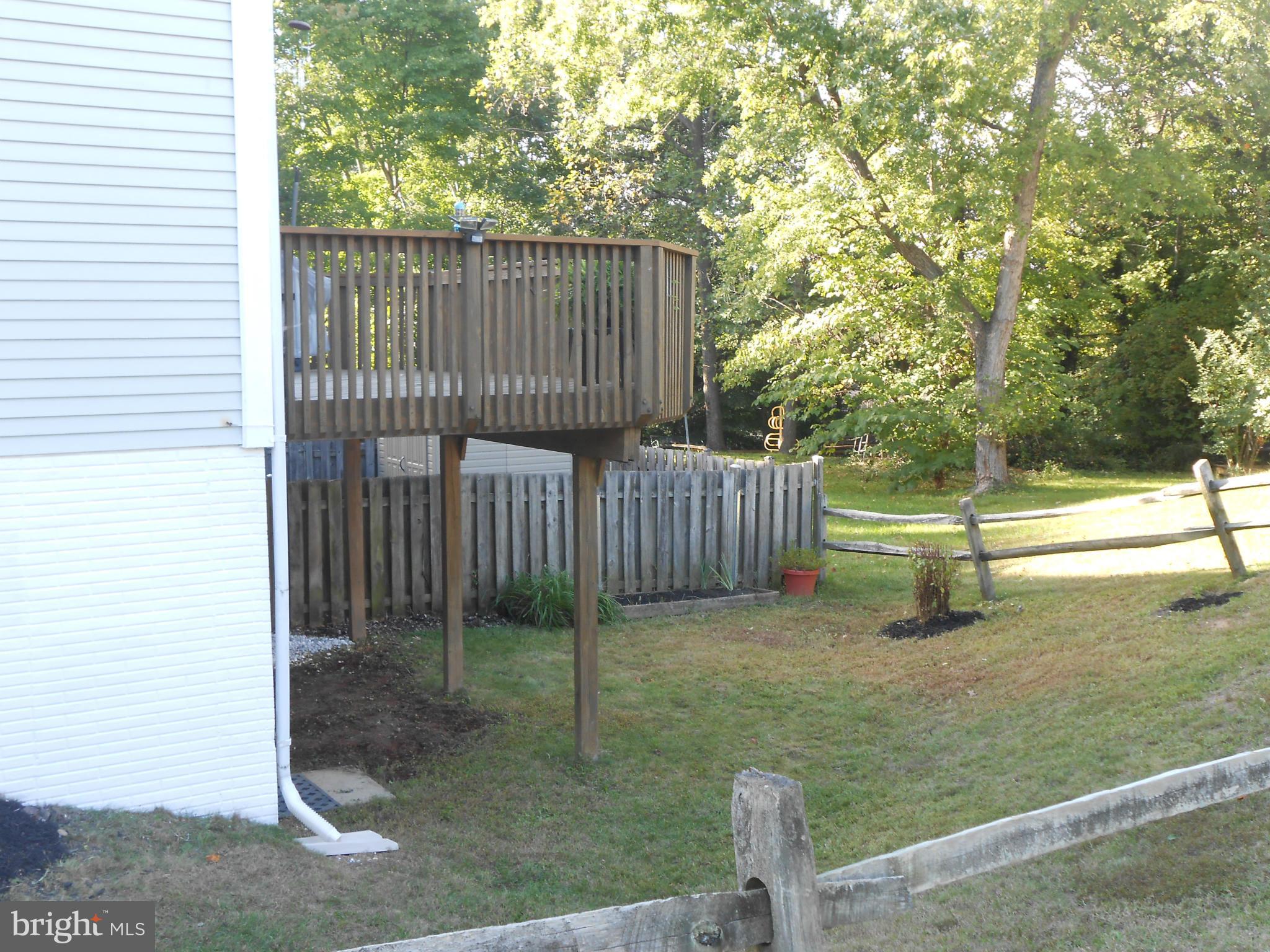 8454 Snowden Oaks Place Laurel, MD 20708 - Photo 15 of 17 Exterior (Rear)