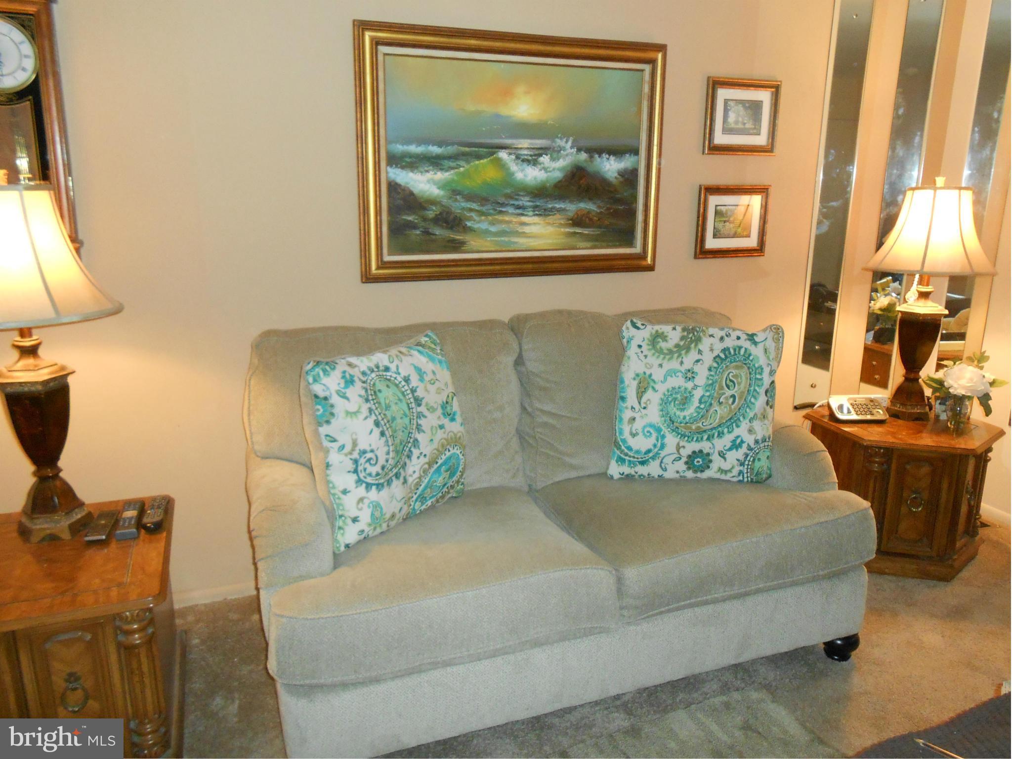 8454 Snowden Oaks Place Laurel, MD 20708 - Photo 4 of 17 Living Room