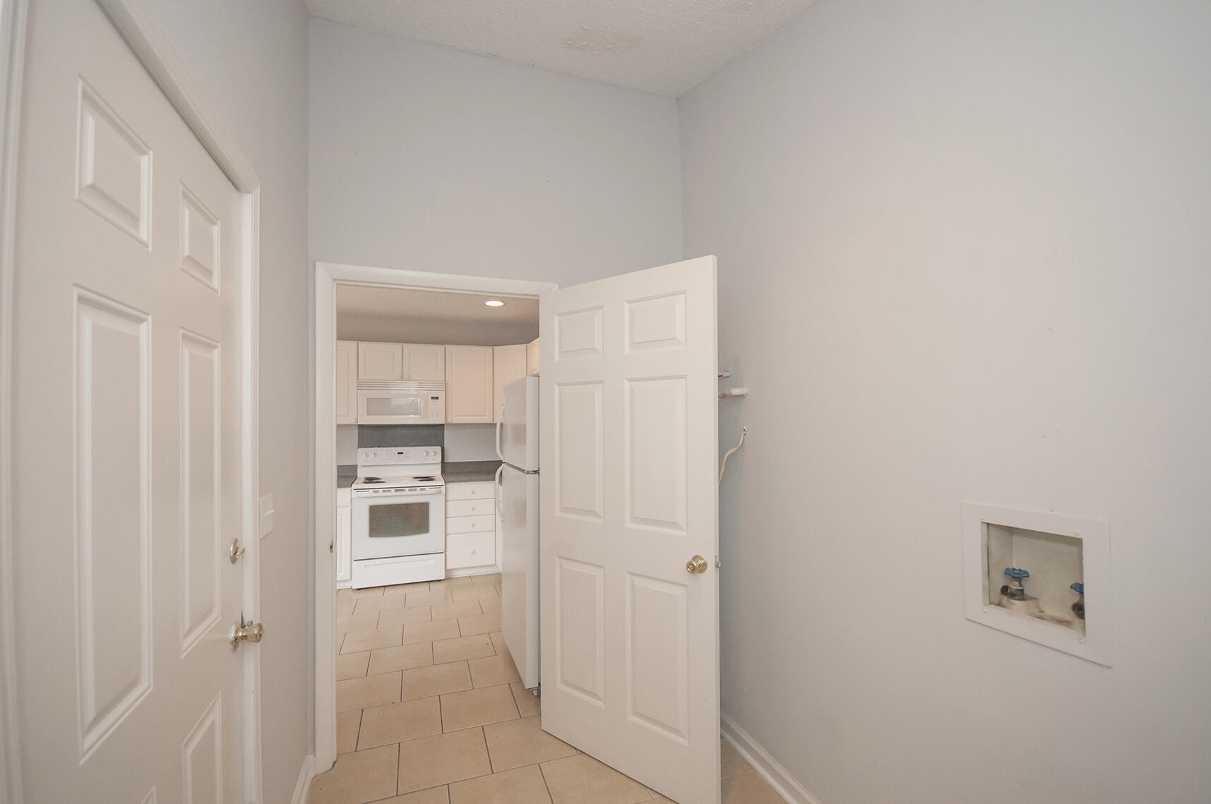 9 Anderson Avenue, Unit B Charleston, SC 29412 - Photo 11 of 17 _DSC9208