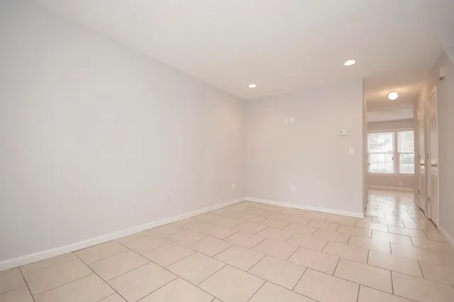 $1,749 | 9 Anderson Avenue, Unit B, Charleston, SC 29412