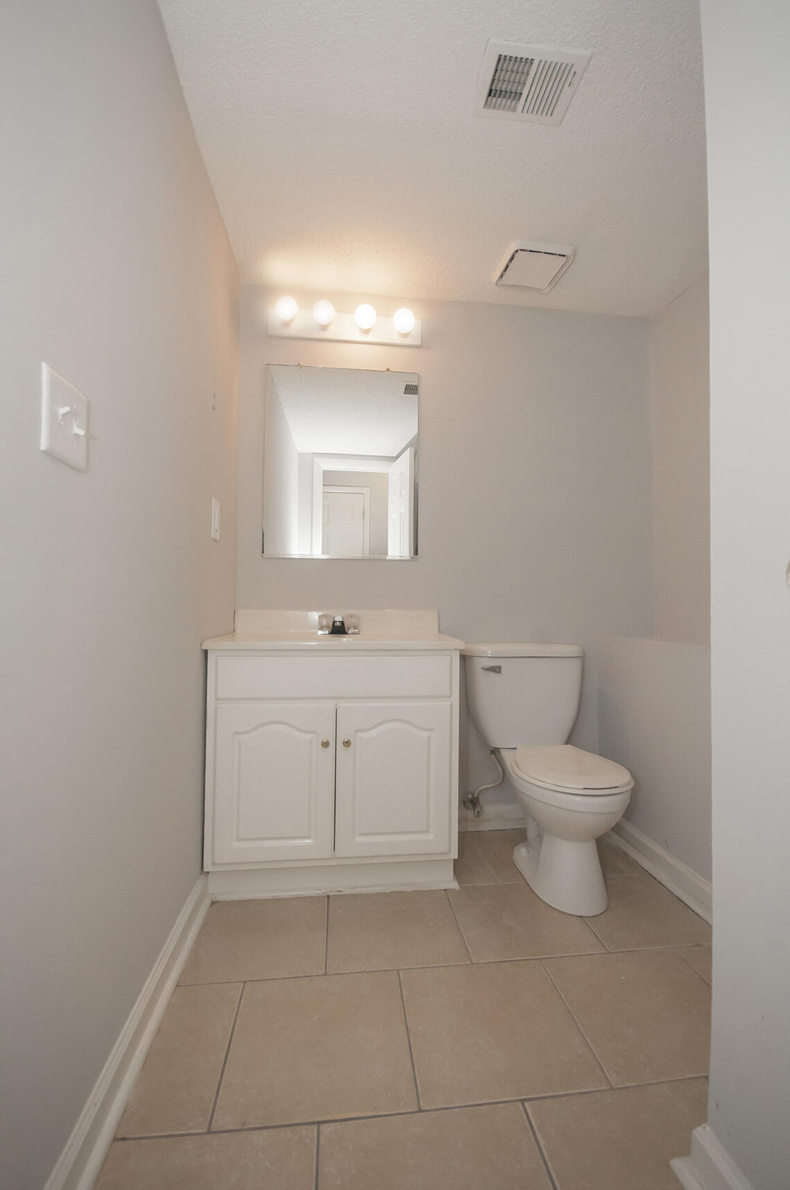 9 Anderson Avenue, Unit B Charleston, SC 29412 - Photo 7 of 17 _DSC9201