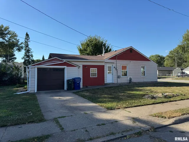 $875 | 3803 Pearl Avenue, Davenport, IA 52802