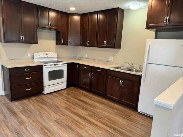 $875 | 3803 Pearl Avenue, Davenport, IA 52802