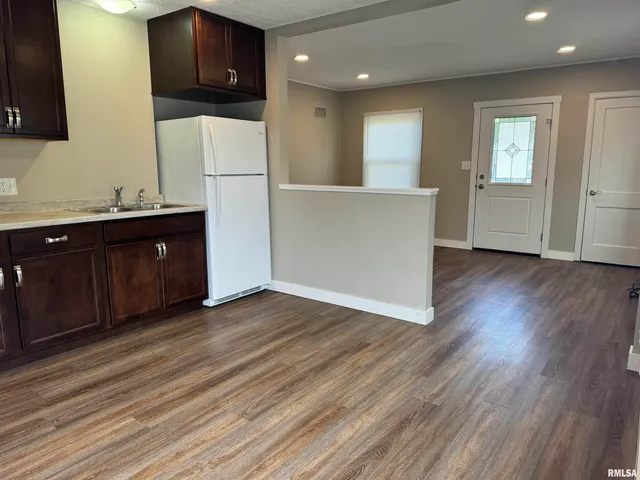 $875 | 3803 Pearl Avenue, Davenport, IA 52802