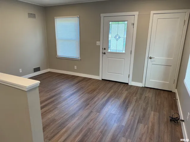 $875 | 3803 Pearl Avenue, Davenport, IA 52802