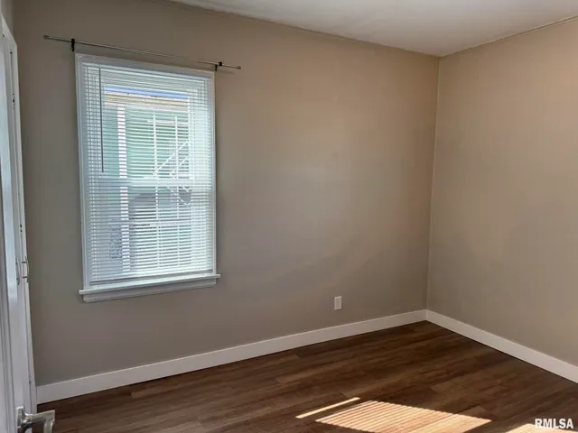 $875 | 3803 Pearl Avenue, Davenport, IA 52802