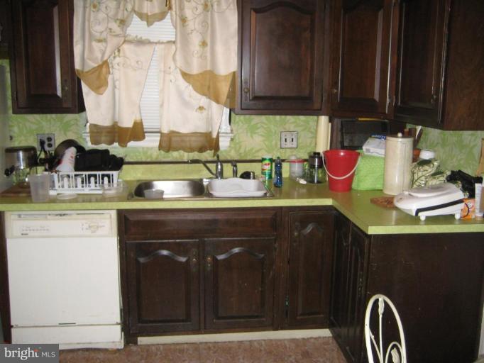 640 Ridge Road Southeast Washington, DC 20019 - Photo 5 of 6 Kitchen