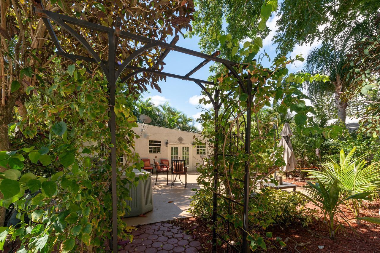 6640 High Ridge Road Lake Worth, FL 33462 - Photo 17 of 46 Patio & Party Building