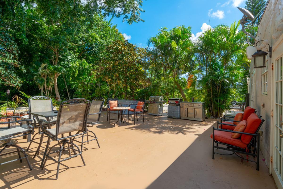 6640 High Ridge Road Lake Worth, FL 33462 - Photo 23 of 46 Patio (28 ft x 27 ft)