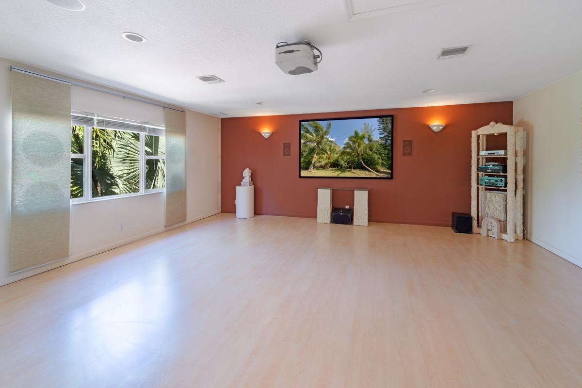 6640 High Ridge Road Lake Worth, FL 33462 - Photo 31 of 46 Living Room