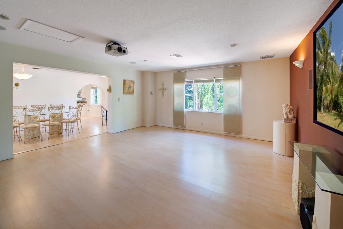 6640 High Ridge Road Lake Worth, FL 33462 - Photo 32 of 46 Living Room