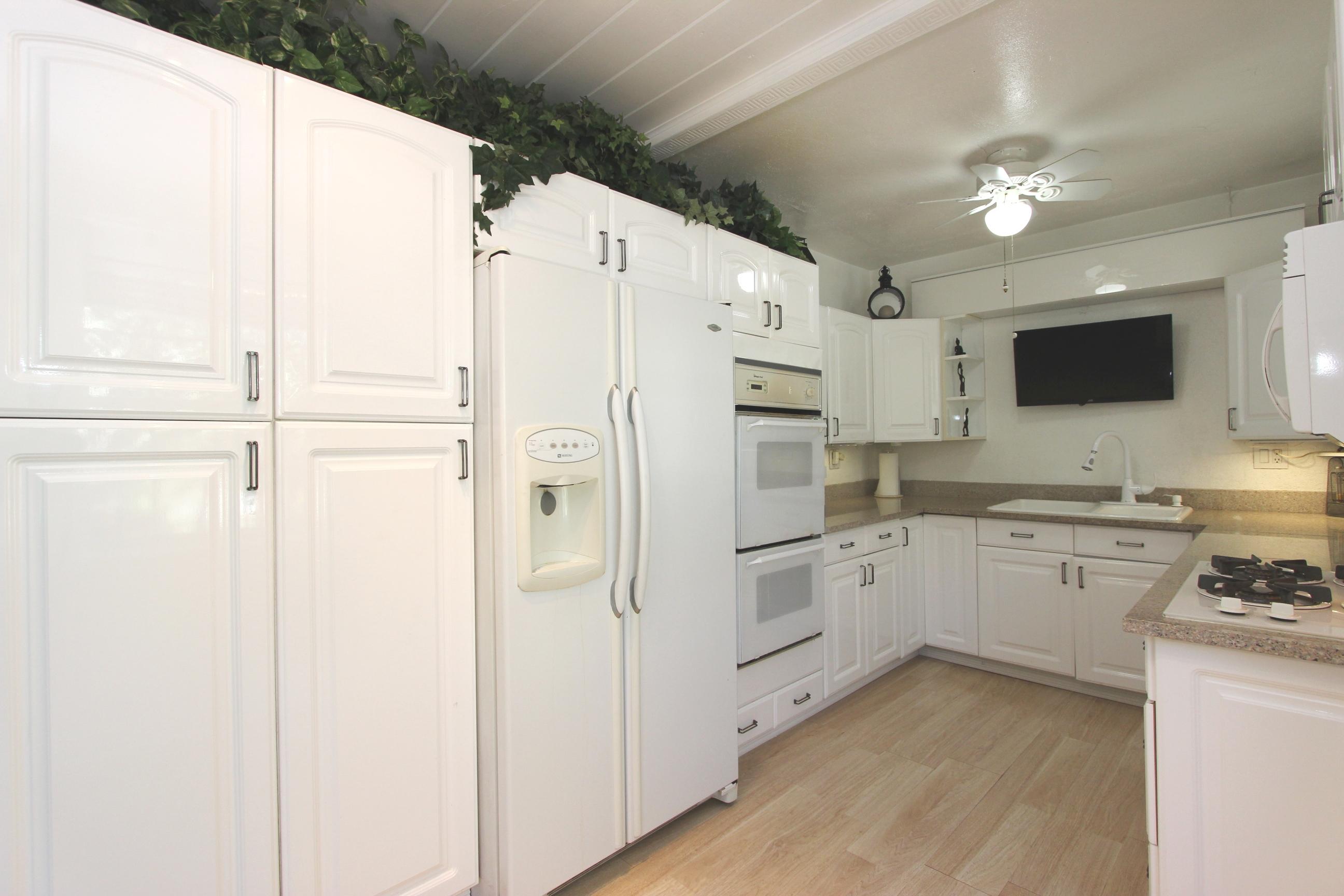 6640 High Ridge Road Lake Worth, FL 33462 - Photo 35 of 46 Kitchen
