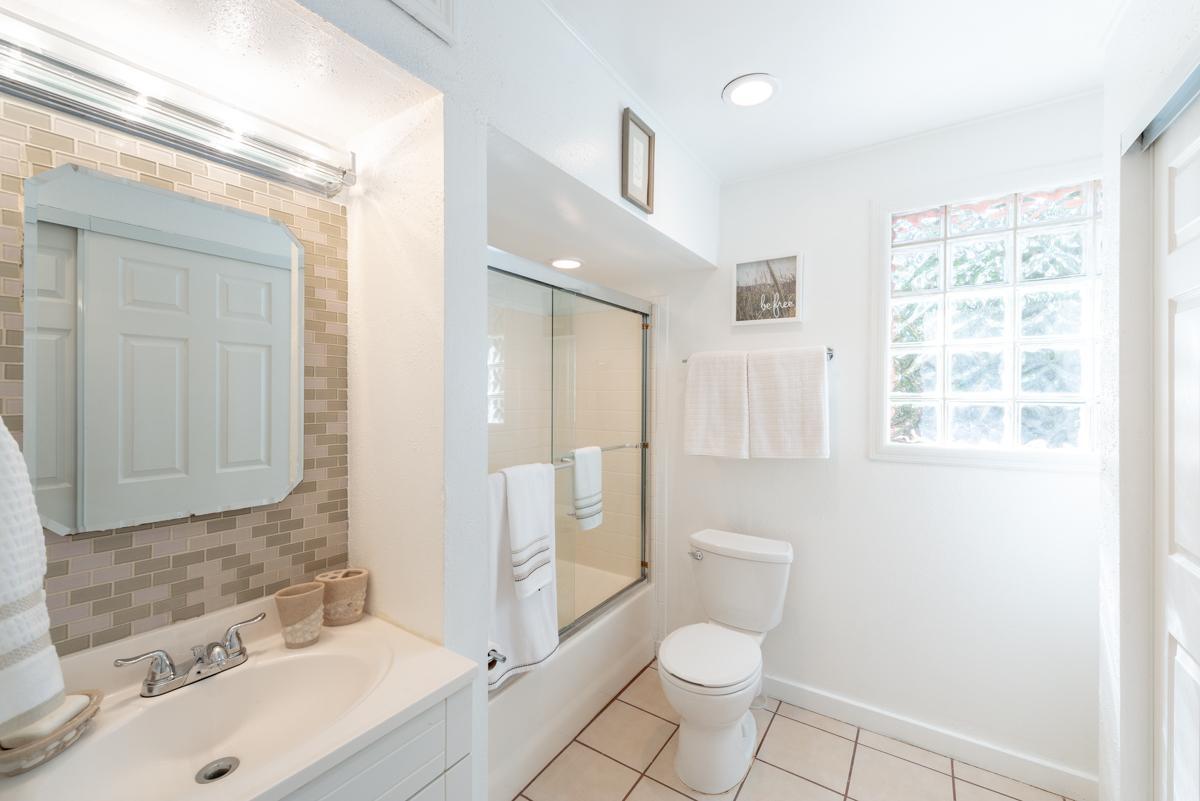 6640 High Ridge Road Lake Worth, FL 33462 - Photo 46 of 46 Second Bathroom