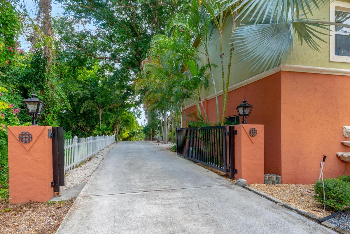 6640 High Ridge Road Lake Worth, FL 33462 - Photo 5 of 46 Electric Gate