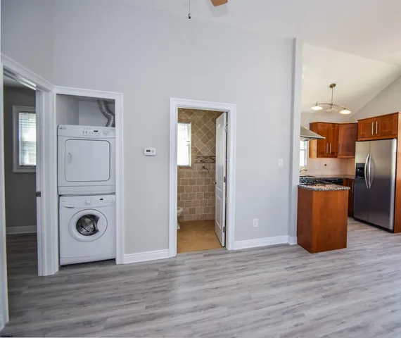 $2,300 | 11 South Jefferson Avenue, Unit REAR HOUSE, Margate City, NJ 08402