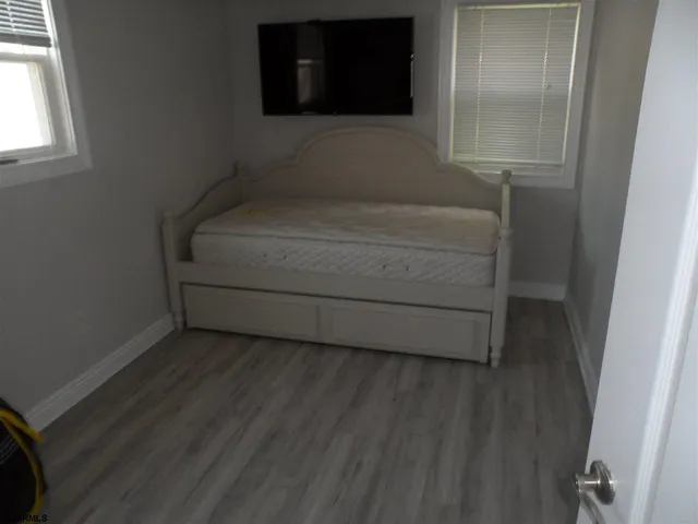 $2,300 | 11 South Jefferson Avenue, Unit REAR HOUSE, Margate City, NJ 08402