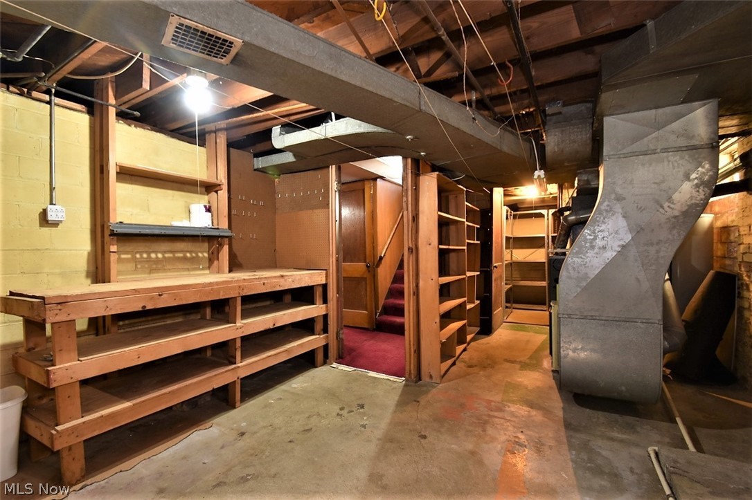 2503 Queenston Road Cleveland, OH 44118 - Photo 27 of 33 Gallery Image 27