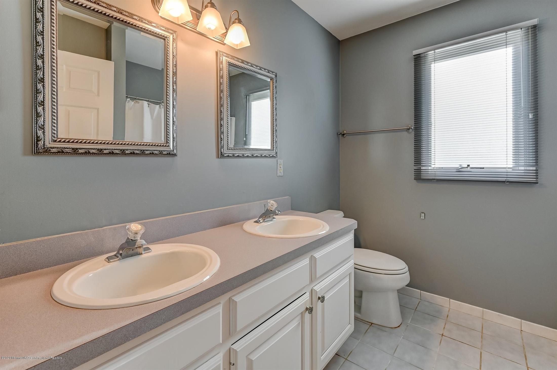 21 Yellow Brook Road Holmdel, NJ 07733 - Photo 19 of 23 Main Bath