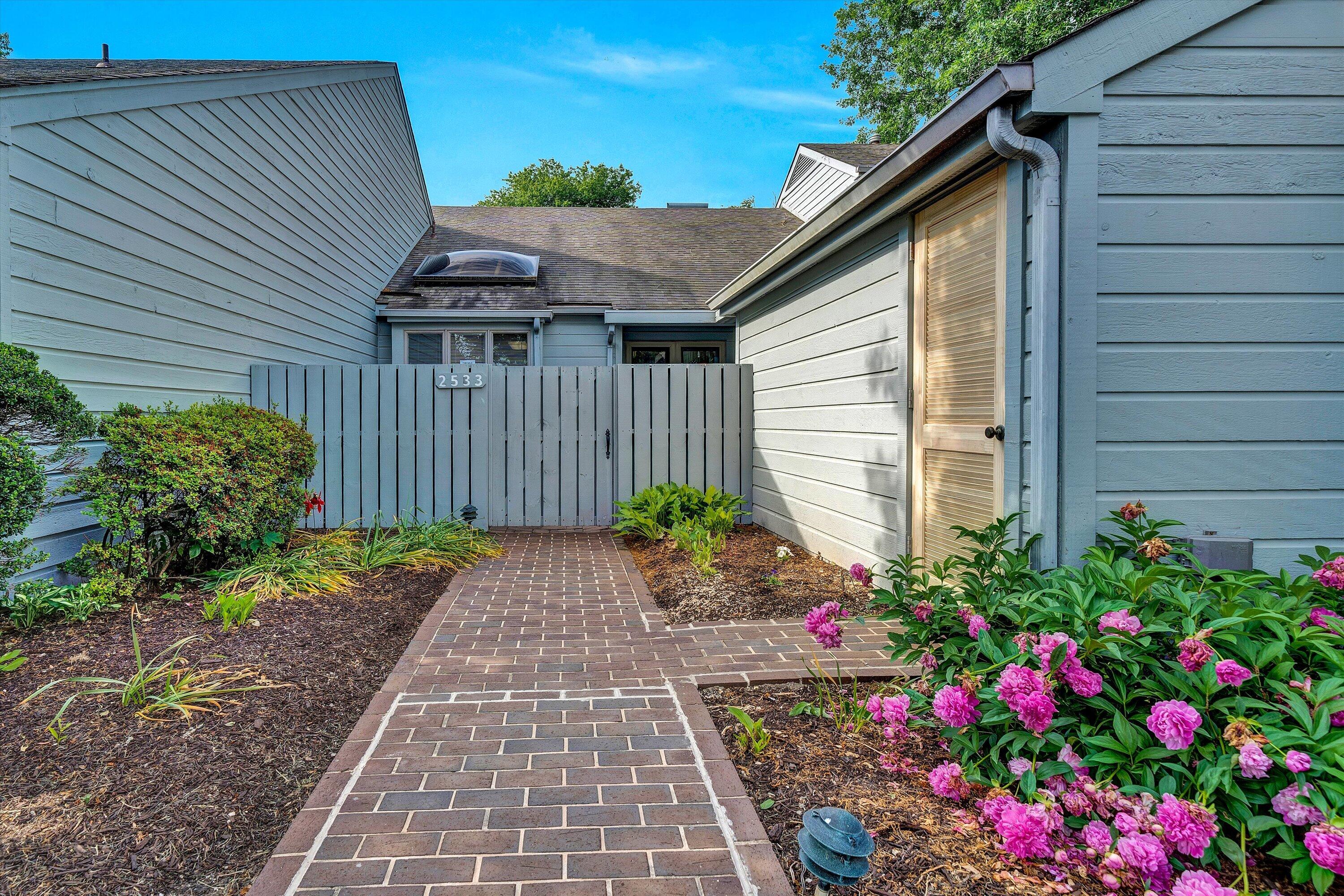 2533 South Clearing Road Salem, VA 24153 - Photo 4 of 43 04-SGP-00461