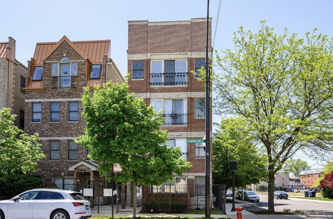 2457 West Harrison Street, Unit 4 Chicago, IL 60612 - Photo 1 of 18
