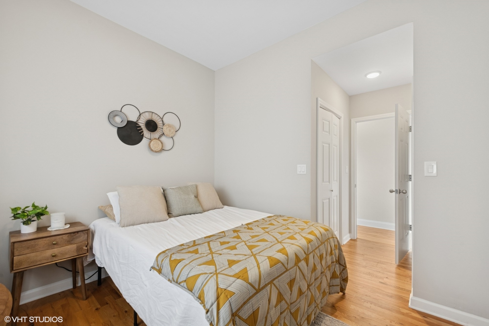 2457 West Harrison Street, Unit 4 Chicago, IL 60612 - Photo 15 of 18