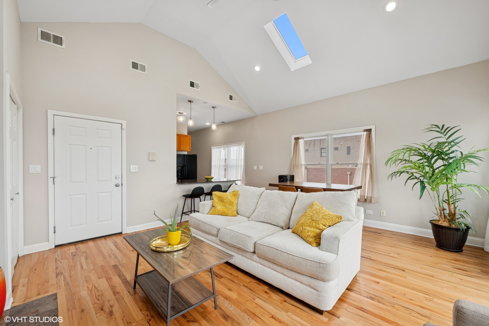 2457 West Harrison Street, Unit 4 Chicago, IL 60612 - Photo 6 of 18