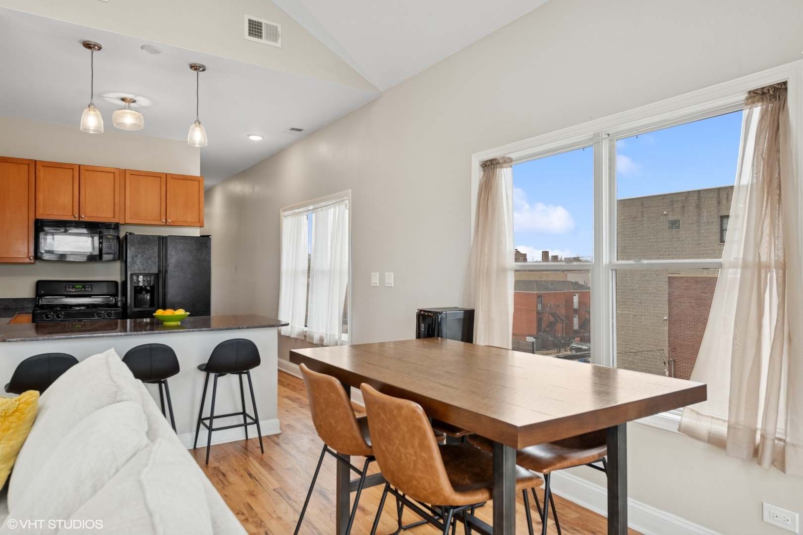 2457 West Harrison Street, Unit 4 Chicago, IL 60612 - Photo 8 of 18