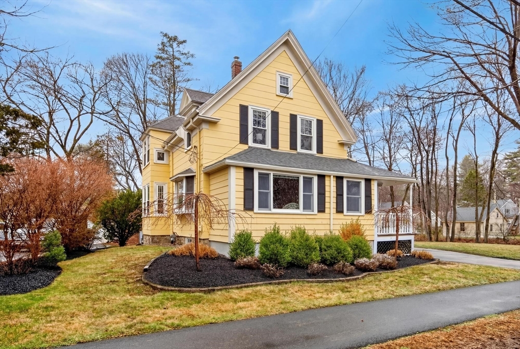 52 Maple Street Hamilton, MA 01982 - Photo 3 of 42