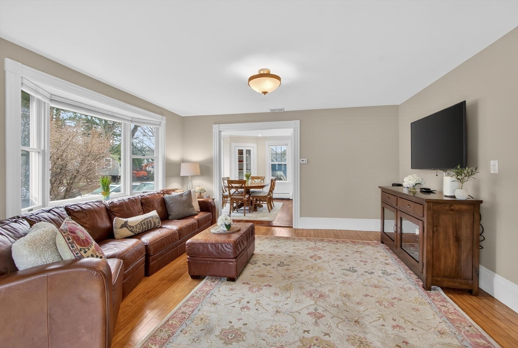 52 Maple Street Hamilton, MA 01982 - Photo 7 of 42